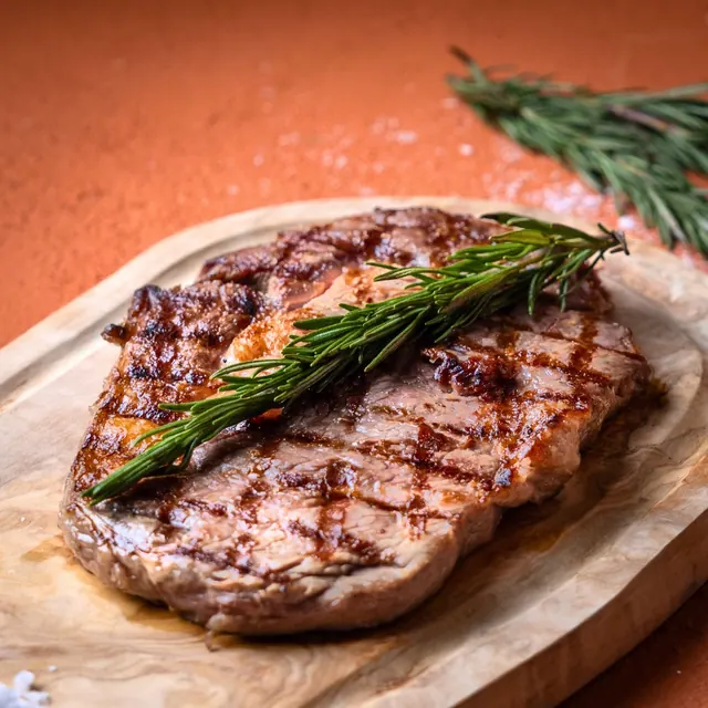 Wagyu Rib-Eye (BMS 6-7)
